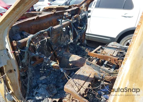 2020 Chevrolet Silverado 1500 4Wd Short Bed Custom z USA, uszkodzony, nr VIN 3GCPYBEH4LG452048